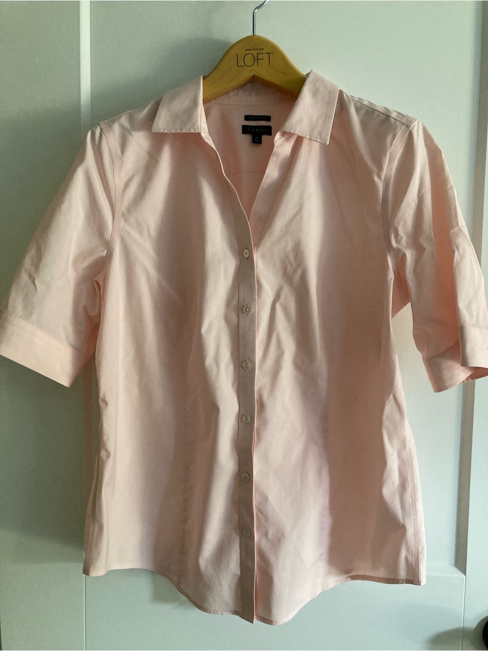 Talbots Women Light Pink women’s Short Sleeve Button-Up Shirt Size 10